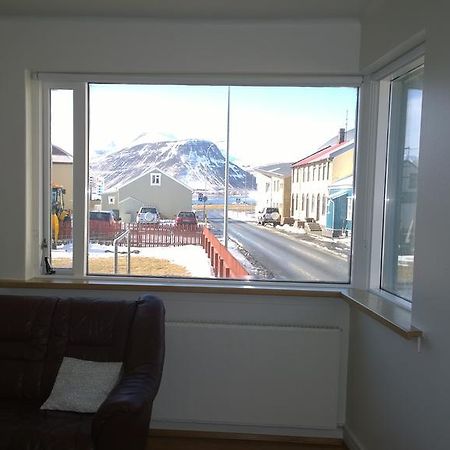 Budget Apartment With Ocean View Ísafjörður Exterior foto